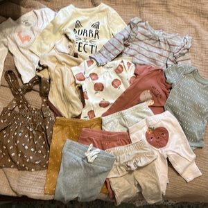 0-3/3 month  big bundle of 14 mostly Carter’s girls clothes